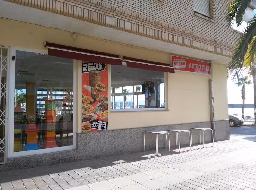 Metro pizza & kebab restaurant