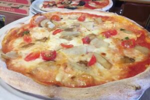 Modern ristorante pizzeria hotel rural