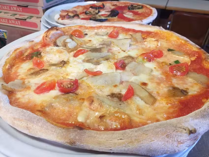 Modern ristorante pizzeria hotel rural