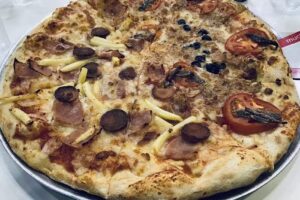 Mucho Más Que Pizza