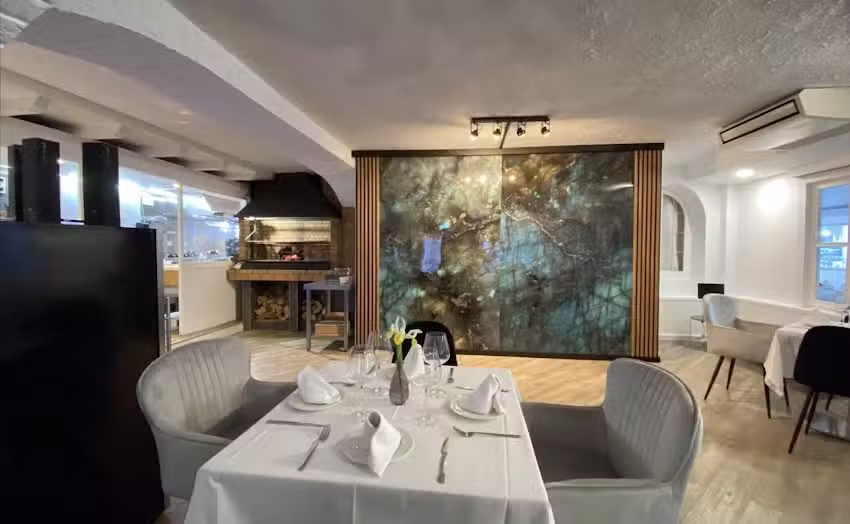 NOU PALMERAS GRILL LOUNGE