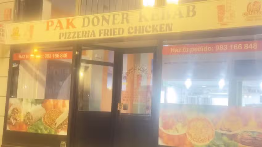 PAK DONER KEBAB PIZZERÍA & FRIED CHICKEN