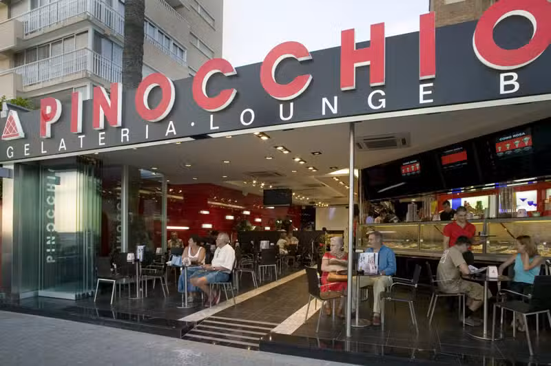 Pinocchio Playa – Restaurante, Pizzería, Cafetería y Crepería