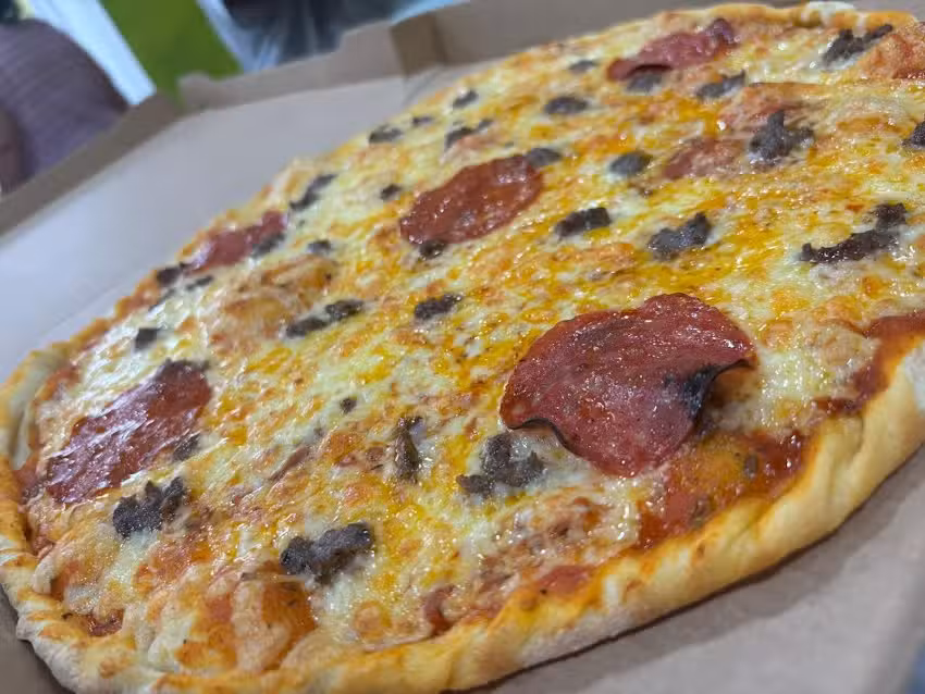 Pizza Golden Kebab