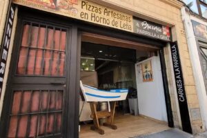 Pizzas Artesanas en Horno de Leña