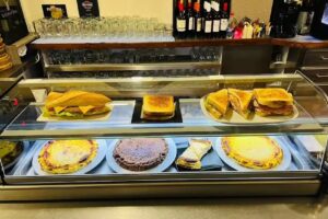 PIZZERIA BURGER ALASKA GUARDO