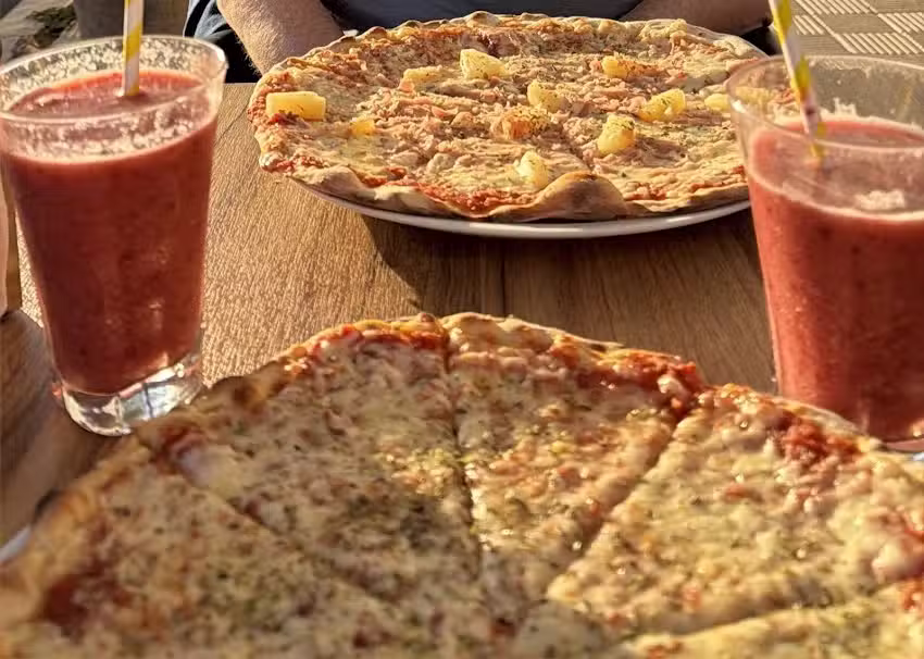 Pizzería cafetería LA 23