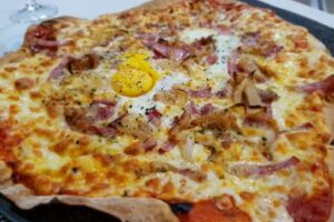 Pizzería hamburguesería Casa Bomba