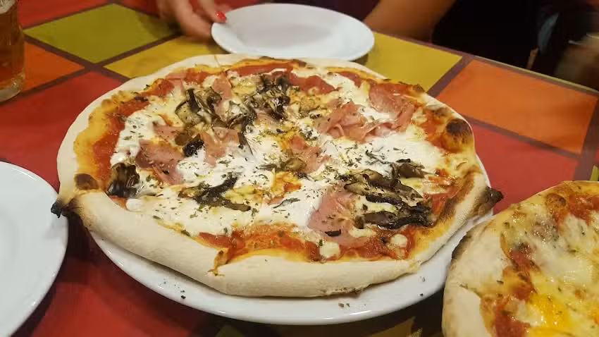 Pizzería La Bella Italia