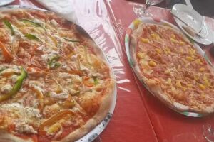 Pizzería La Caprese(servicio a domicilio 928822404)