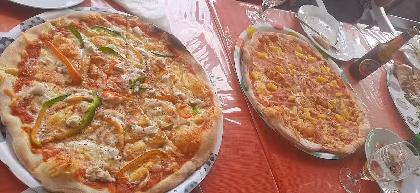 Pizzería La Caprese(servicio a domicilio 928822404)