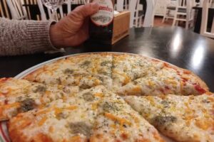 Pizzería La Nova Traviola