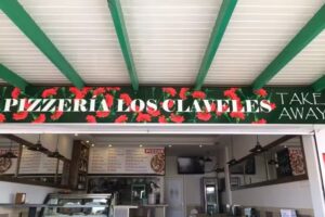Pizzería los Claveles