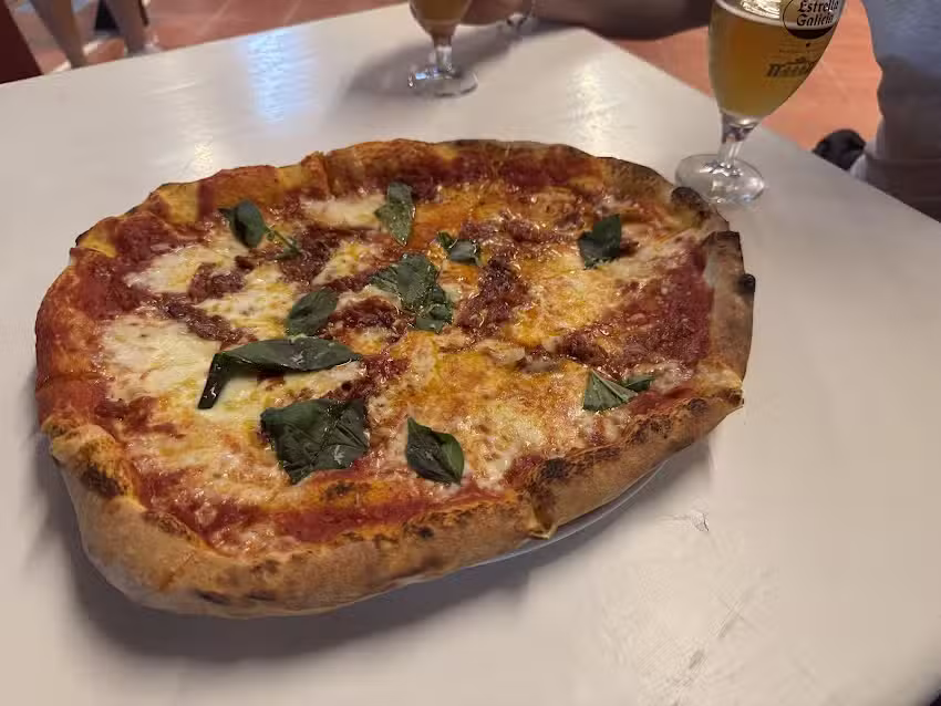 Pizzeria Superman Flower Garden