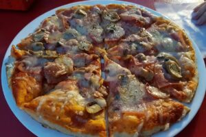 Pizzería – taperia Luis Kebab