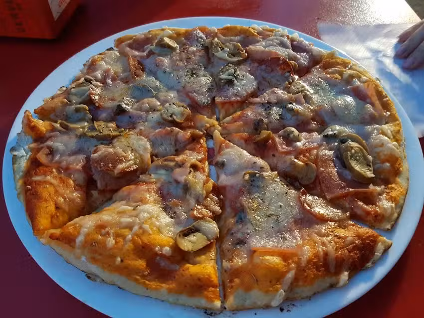 Pizzería – taperia Luis Kebab