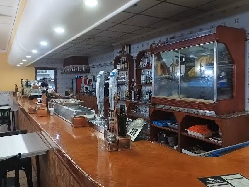 Restaurante El Calar Pizzeria Arroceria Casi 33 años al servicio