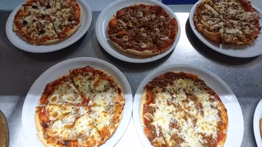 RESTAURANTE PIZZERÍA ARROCERÍA PLAZA