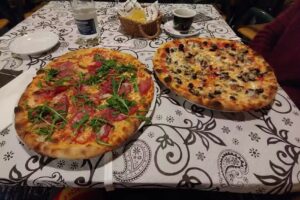 Restaurante Pizzería El Balcon de ROMEO Y GIULIETTA made Italy Desde 2004 parking *PLZA MAYOR