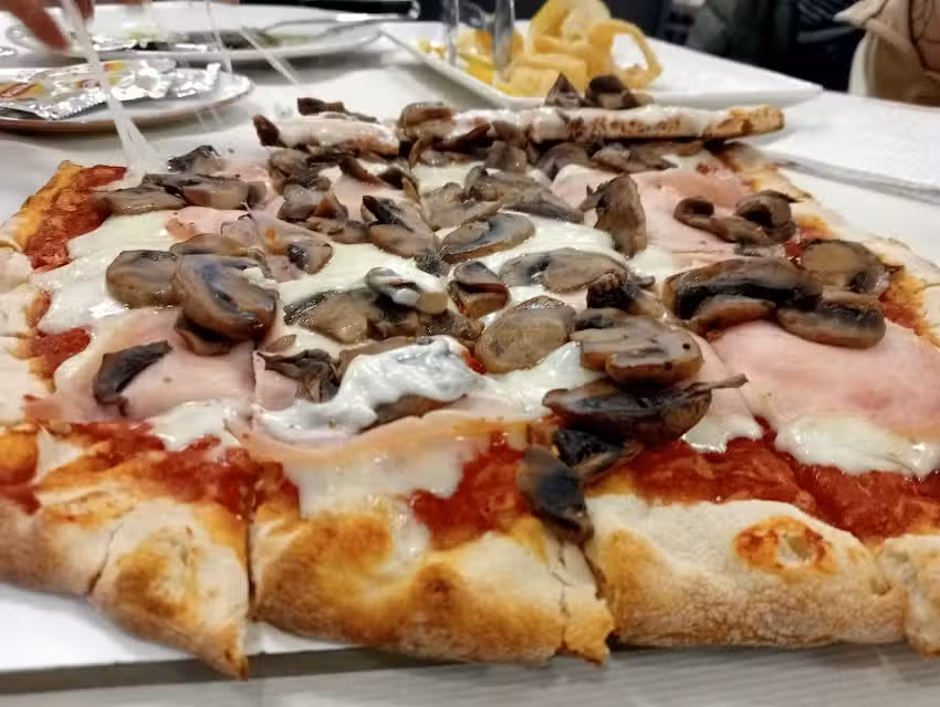 Restaurante Urimare. Parrillada Pizzería