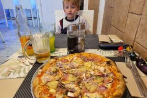 Restaurante y Pizzería La Fuente