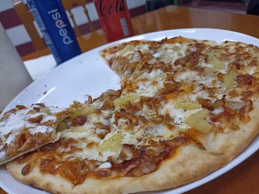 Sabor kebab y pizzería