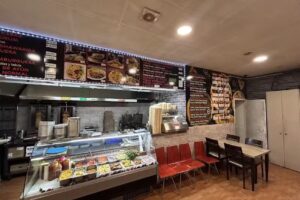 SPICY FRIED CHICKEN & PIZZA