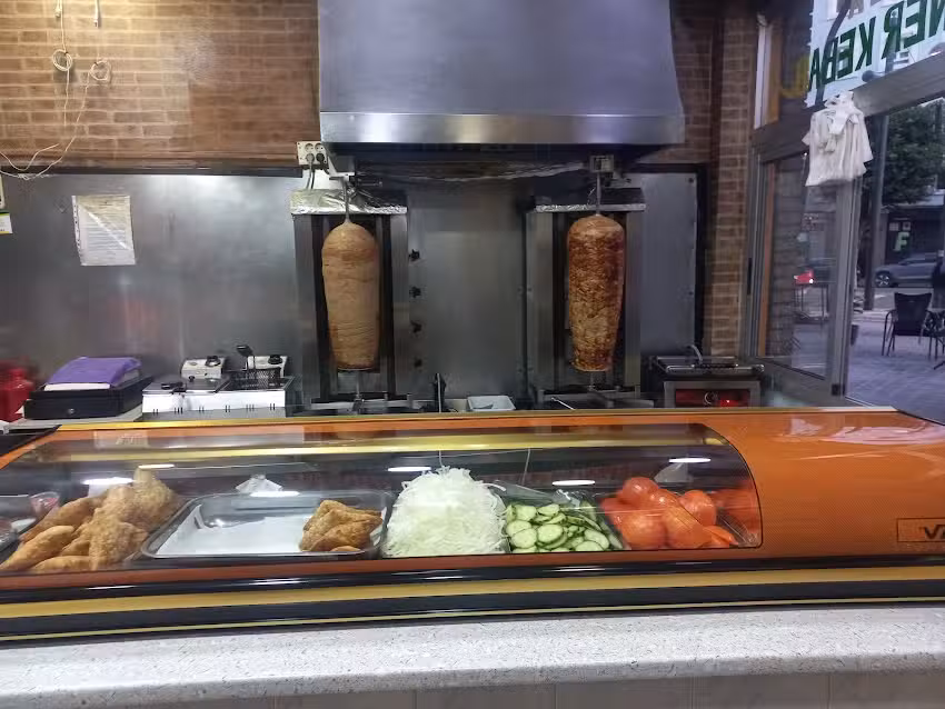 Suleman Doner Kebab y pizza