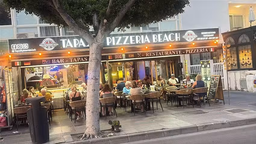 TAPAS & PIZZERÍA BEACH