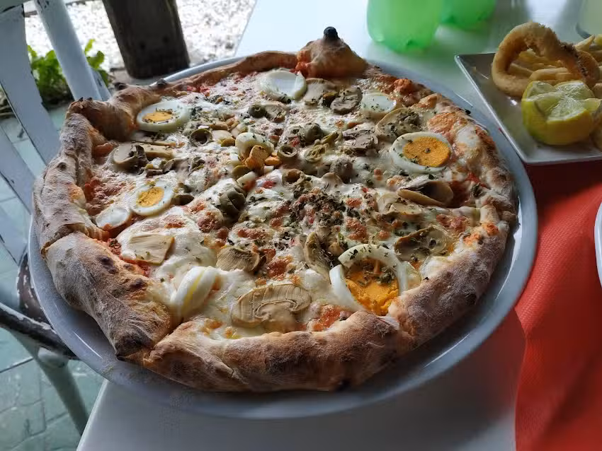 Tizon’s pizzería